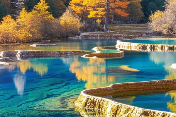 Hồ Song Long (Songlong Lake) – một trong những hồ nước xanh ngọc nổi tiếng của Cửu Trại Câu, Tứ Xuyên